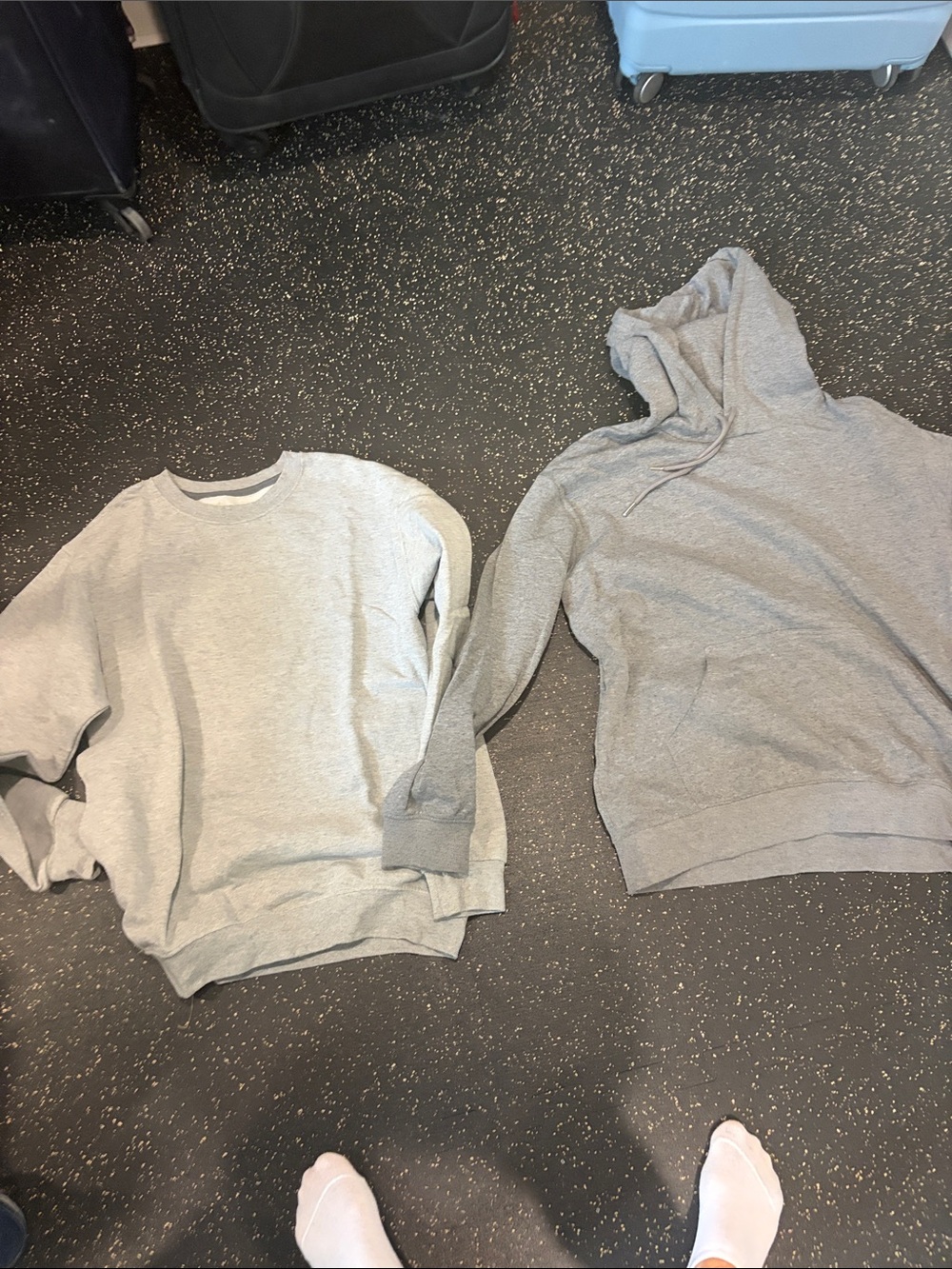 Fruit of the Loom Men's Light Gray Crewneck and Hoodie Set